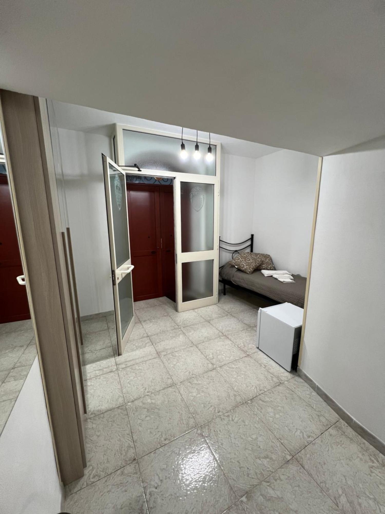 Station Rooms37 Sassari Ngoại thất bức ảnh
